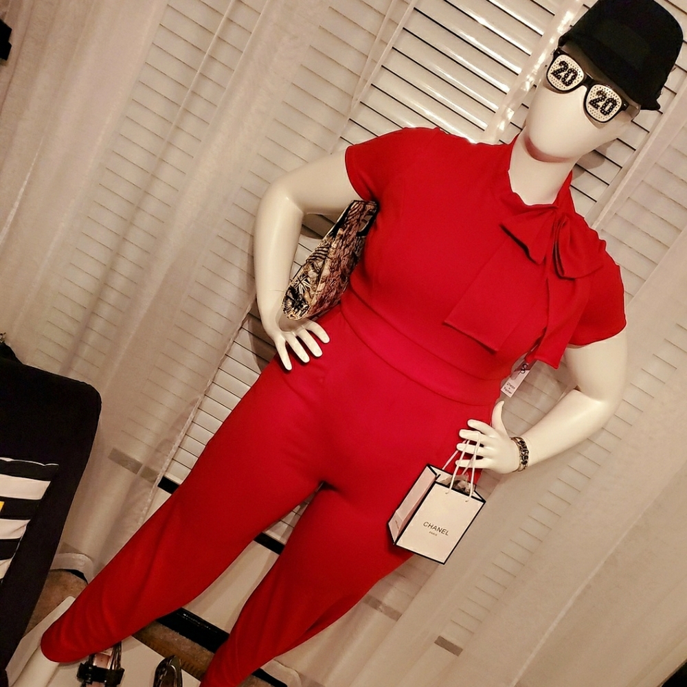 SIZZLING RED ROMPER WITH A VINTAGE BOW COLLAR!